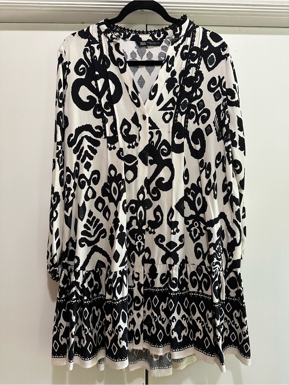 Zara Black and White Printed Long-Sleeve Tunic Dress